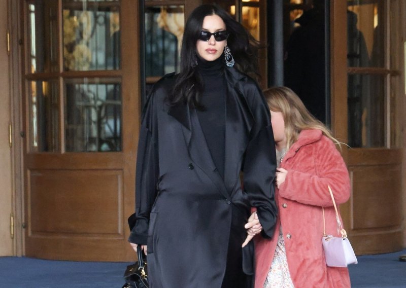 Luksuz od malih nogu: Dok druge djevojčice nose šarene ruksake, kći Irine Shayk šeće s ovim