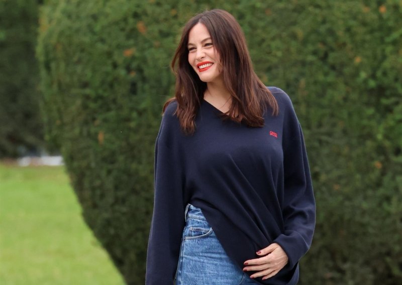 Hit iz 80-ih: Ove traperice jedini su model koji vam treba za proljeće (a noge u njima izgledaju sjajno)