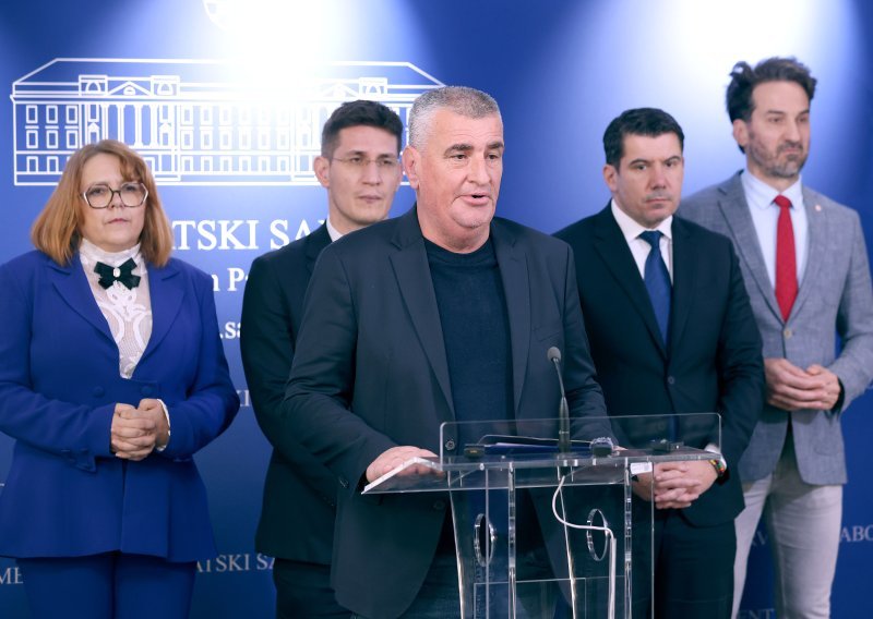 Mostovce brinu 'megafarme' u Banovini: 'Francuzi ih ocijenili prijetnjom nacionalnom interesu'