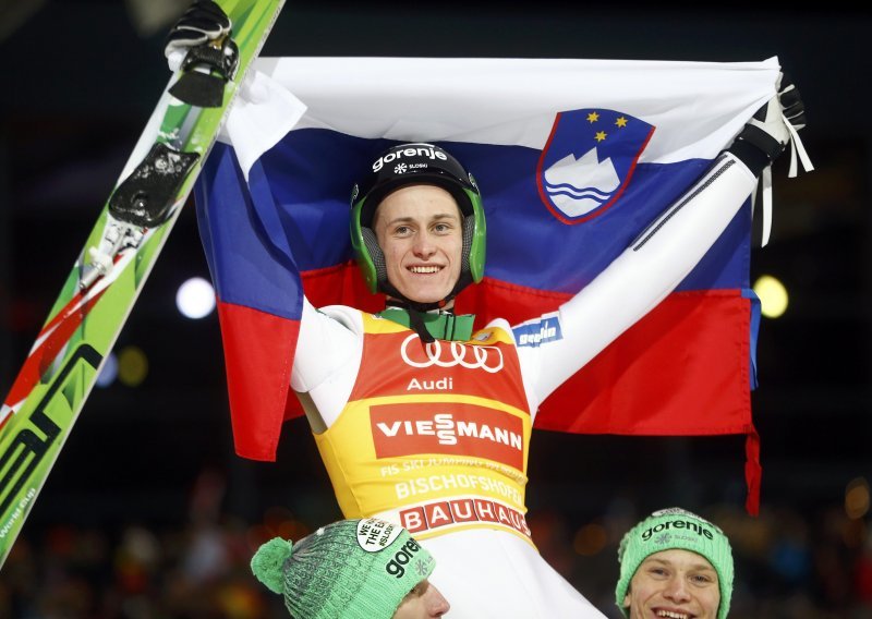 Apsolutni trijumf slovenskih skakača u Japanu
