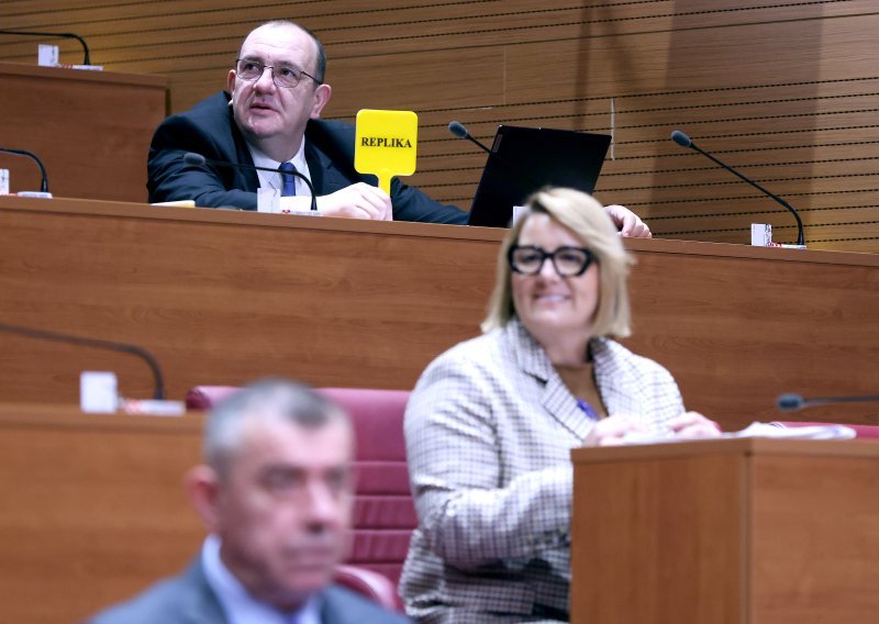 Oporba kritizira novi zakon o otocima: Za zdravstvenu zaštitu nema ni minimalnog standarda