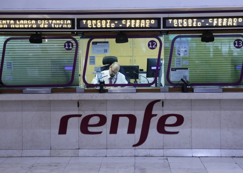 Opet željeznička nesreća u Španjolskoj: Vlak se zabio u dizalicu, ima ozlijeđenih