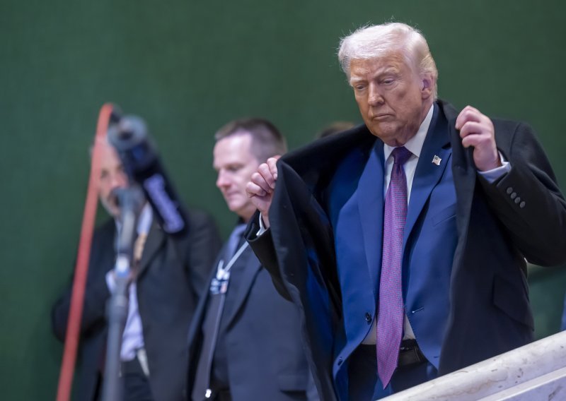 Trump pokušava smiriti situaciju u Minneapolisu: Na teren šalje 'cara s granice'