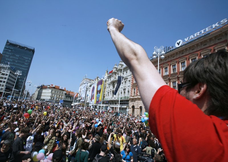 US embassy urges caution over demonstration against Cyrillic signs