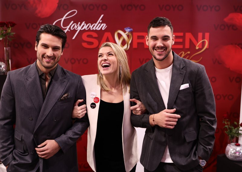 Nakon emotivnog oproštaja: Popularna voditeljica pozirala u zanimljivom društvu