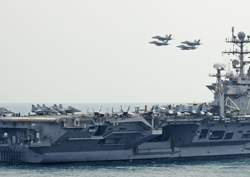 Američka 'armada' krenula prema Iranu: 'Nadam se da je nećemo morati upotrijebiti'
