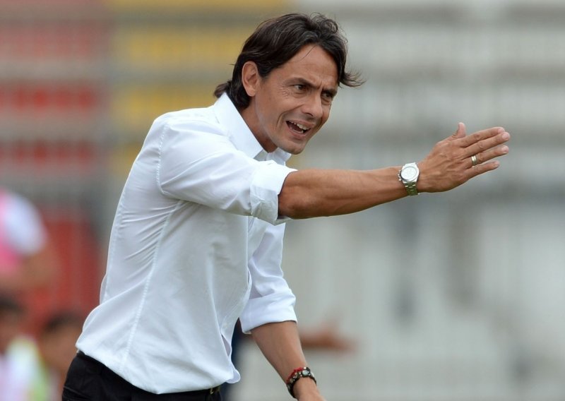 Inzaghijev mandat na čelu Milana započeo debaklom