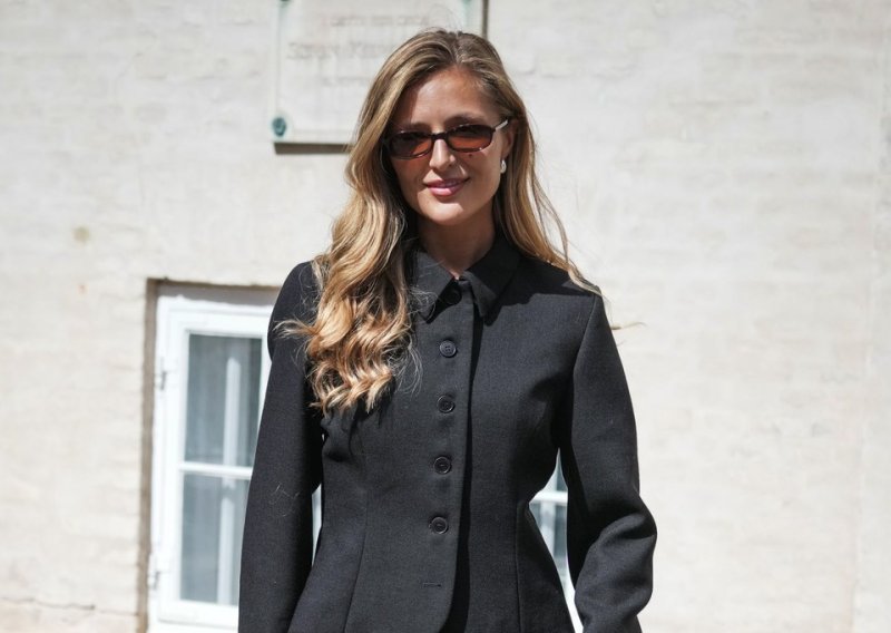 Zara za manje od 12 eura prodaje najlaskavije traperice: Pristaju svima, a idu uz bluze i pulovere