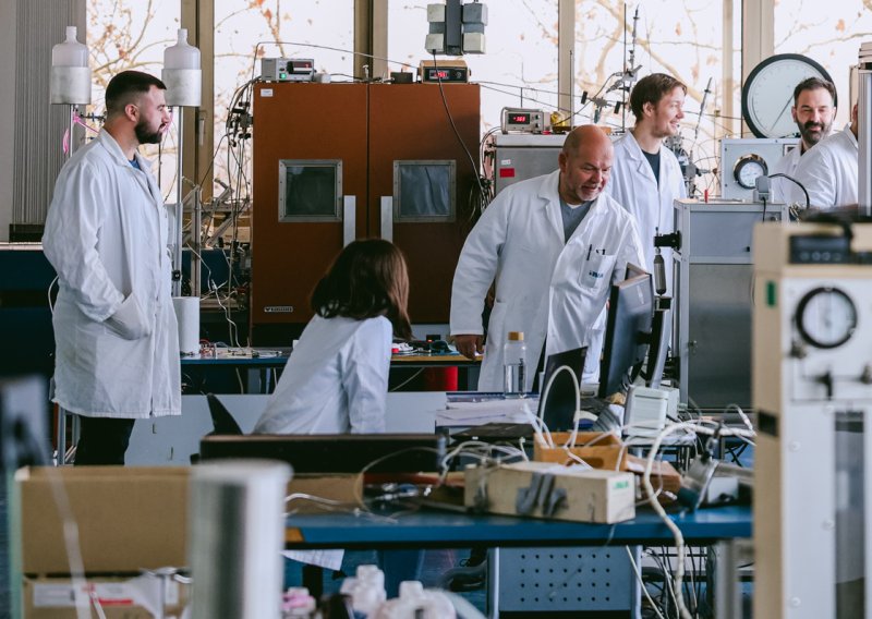 Oni znaju gdje bušiti: Ušli smo u laboratorij u kojem se donose ključne odluke o nafti i plinu