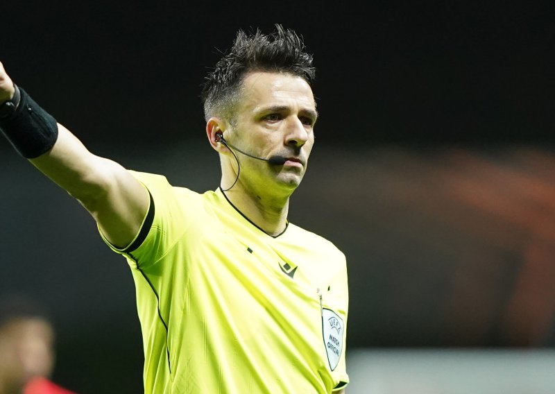 Englezi ljuti na hrvatskog suca: Pokazao im crveni zbog prigovora