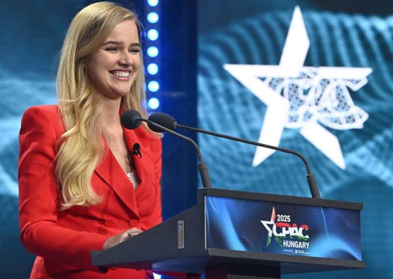 Britanci je protjerali, MAGA i Orban je brane: Tko je nova mlada nada krajnje desnice u Europi