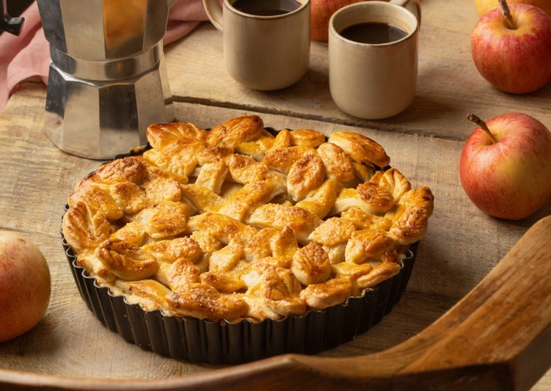 Starinski recept za pitu od jabuka: Ovako su je radile i naše bake