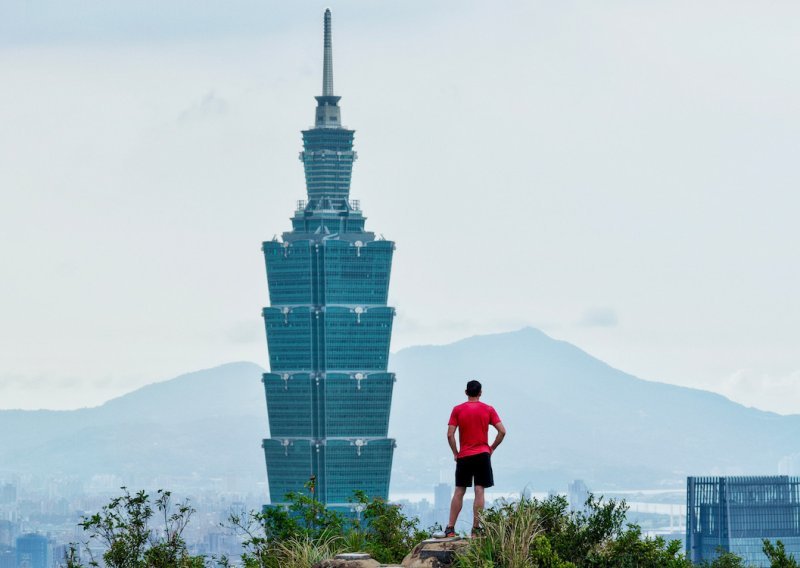 Spektakl na Netflixu: Uživo gledajte jedan od najriskantnijih uspona na 101 kat visok neboder