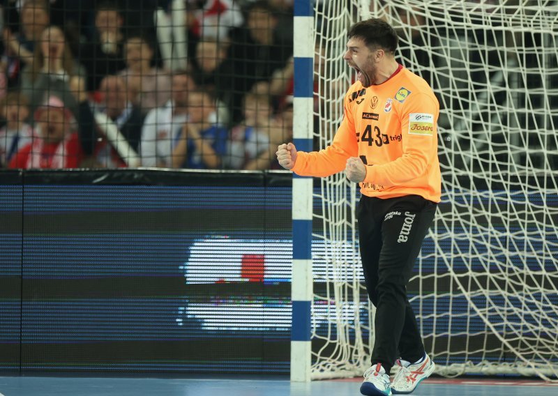 Već u drugoj minuti ključne utakmice Eura hrvatski navijači su protrnuli: Evo što se dogodilo