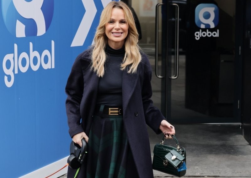 Povratak na scenu u velikom stilu: Ova 'bakina' suknja tako je elegantna