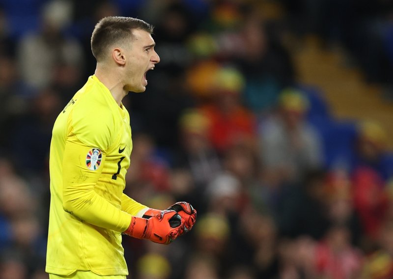 Dominik Livaković napustio Gironu, ali ovo što i dalje pišu o njemu...