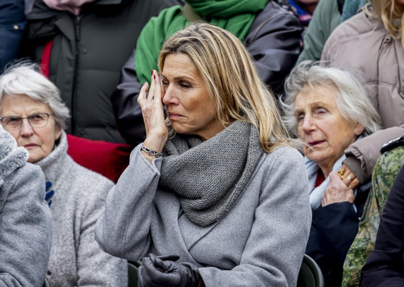 Ovo je trenutak nakon kojeg lijepa kraljica više nije mogla zadržati suze