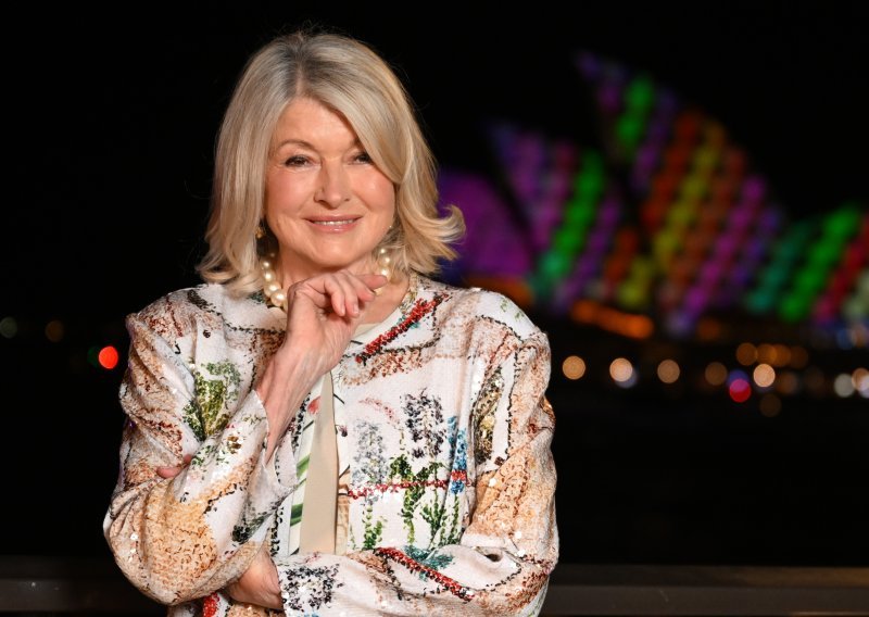 Izgleda nestvarno: Martha Stewart odbacila navode o plastičnim operacijama, ali ovo je prešutjela