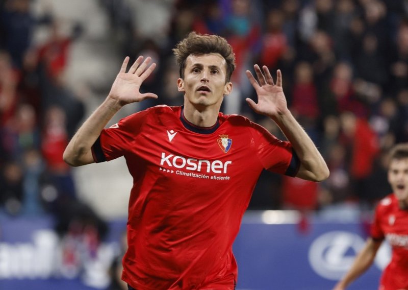 Pogledajte novi gol Ante Budimira kojim se izjednačio s Lewandowskim