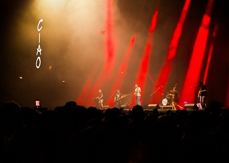 Pogledajte atmosferu na koncertu Buč Kesidija u zagrebačkoj Areni