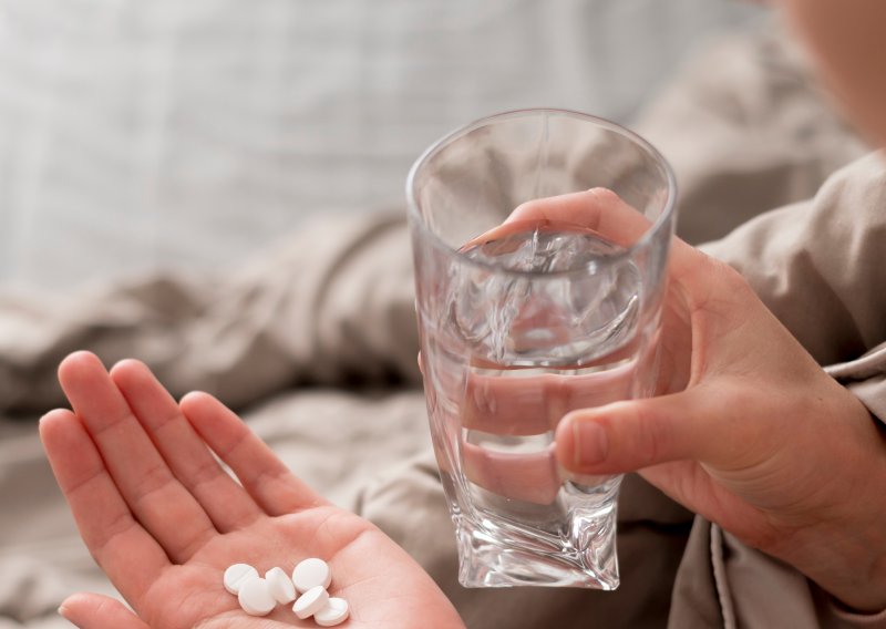 Milijuni uzimaju aspirin za srce, a liječnici upozoravaju: Nuspojave nisu baš tako bezazlene