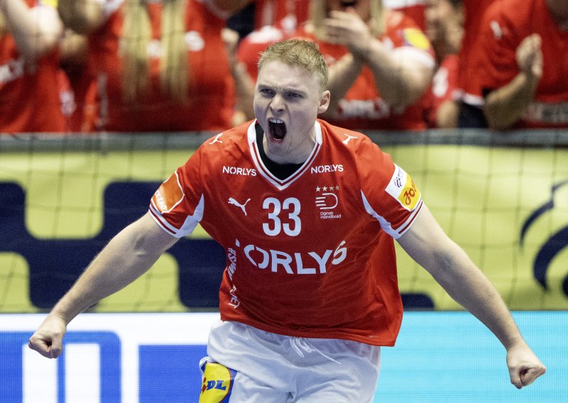 Danski rukometaš nije slavio pobjedu sa suigračima već je poput metka izletio iz dvorane