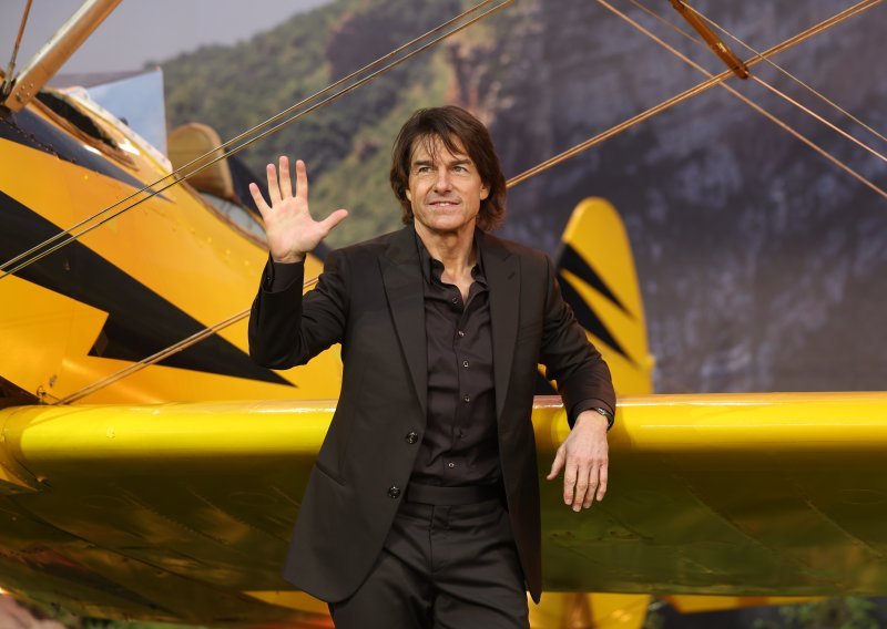 Tom Cruise preko noći napustio London i iselio iz stana od 35 milijuna funti; cure detalji...