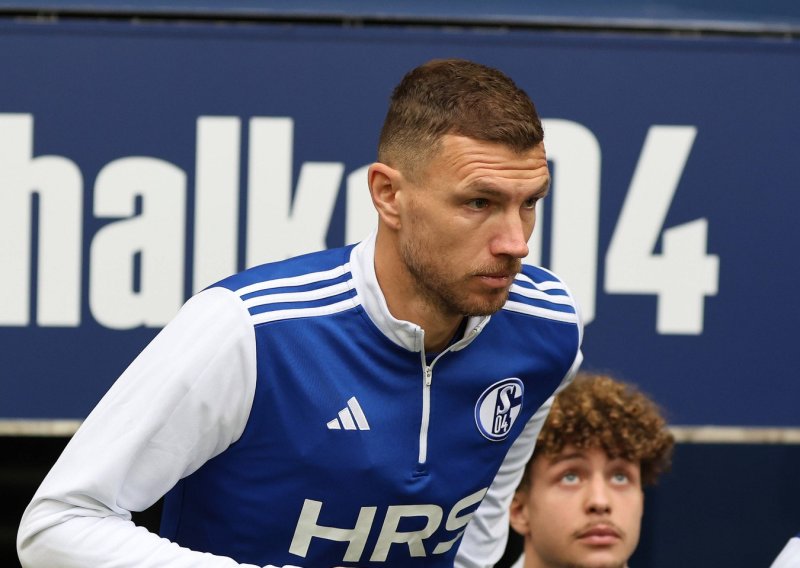 Džeko ispisao povijest: U prvom nastupu za Schalke srušio rekord star 47 godina