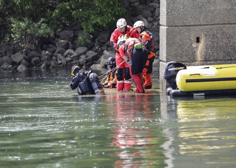 Ronioci u Savi pronašli mrtvu ženu i automobil