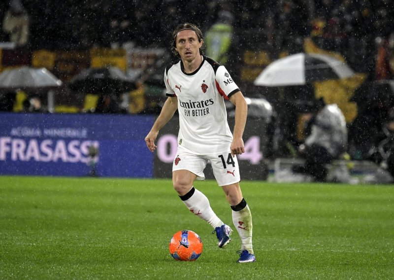 Luka Modrić opet briljira; u 'trepavicu' pogodio strijelca De Wintera