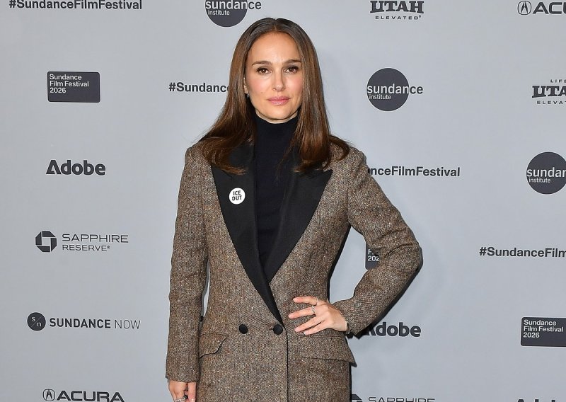 Ovakav kaput svatko bi poželio u ormaru, a svi samo govore o ovom detalju