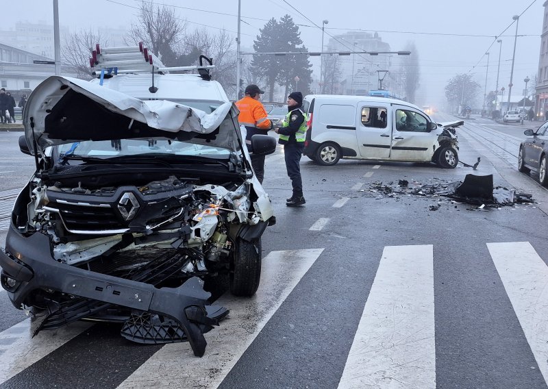 Kaos na Savskoj: Sudar kod Vjesnika