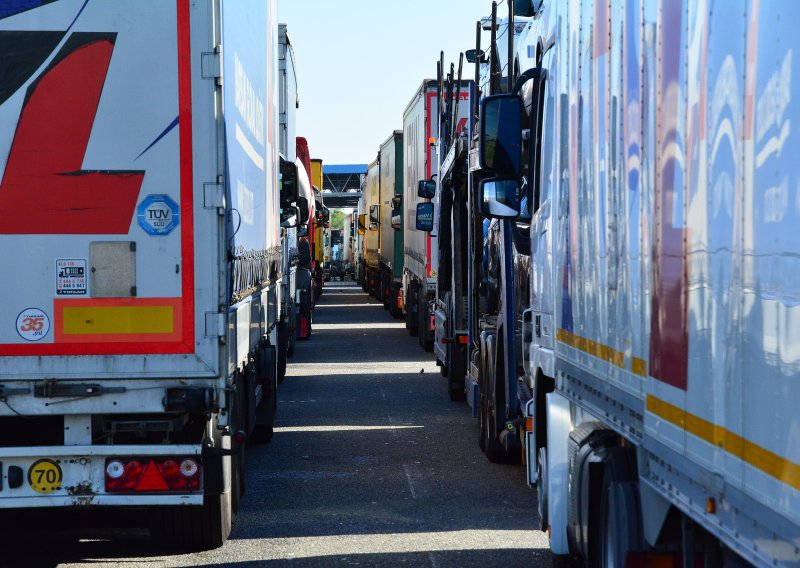 Prema hrvatskim granicama kreće se 75.000 kamiona: Priprema se blokada