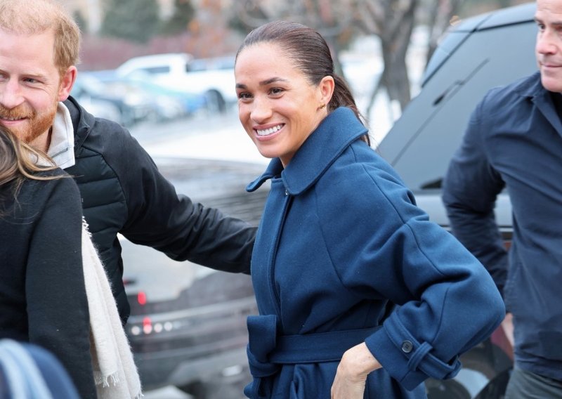 Meghan Markle pokazala novi kaput u kolekciji: Ovaj model nosiv je godinama