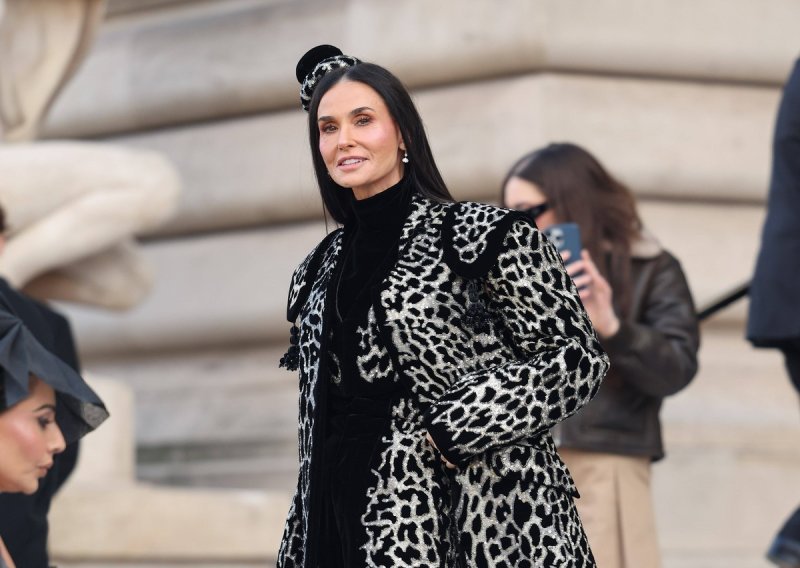 Demi Moore ponovno oduševila: Odvažno leopard izdanje o kojem svi pričaju