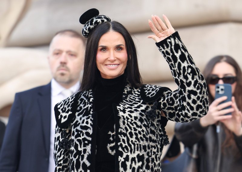 Demi Moore šokirala promjenom izgleda: Ovo je najsmjelija boja kose u cijeloj njezinoj karijeri