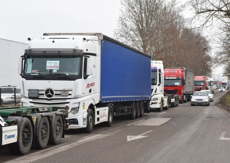 Kamiondžije ne odustaju od blokada na granici s Hrvatskom, u Bruxellesu se počelo raspravljati o rješenju?