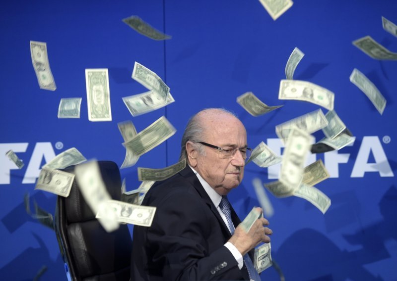 Licemjerni Blatter od navijača traži da ne putuju na SP u Sjedinjene Države