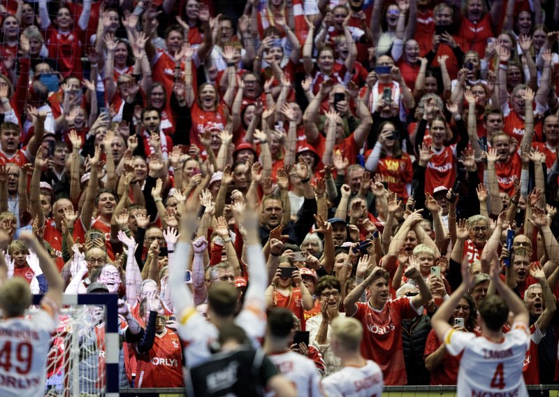 Evo zašto su tisuće Danaca slavile sa Španjolcima: Francuze su izviždali