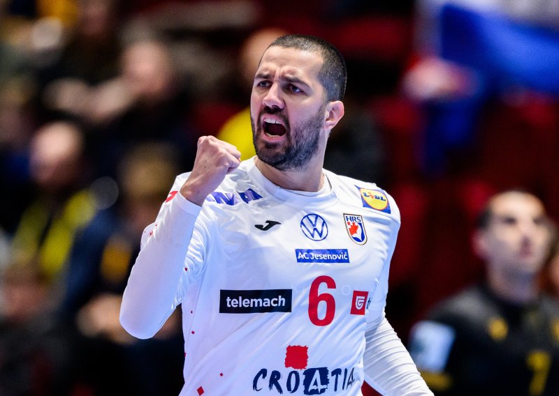 Igrao je za Sloveniju, a danas je jedan od najvažnijih igrača hrvatske reprezentacije