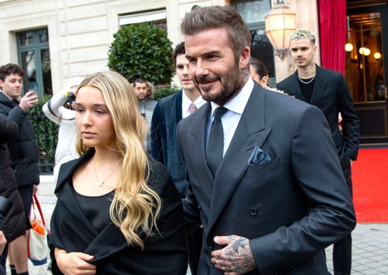 Iskopirala majku od glave do pete: Harper Beckham u jednom od svojih najboljih izdanja
