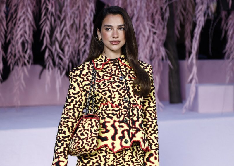 Dua Lipa ukrala show u Parizu: Ovako se pobrinula da svi gledaju samo u nju