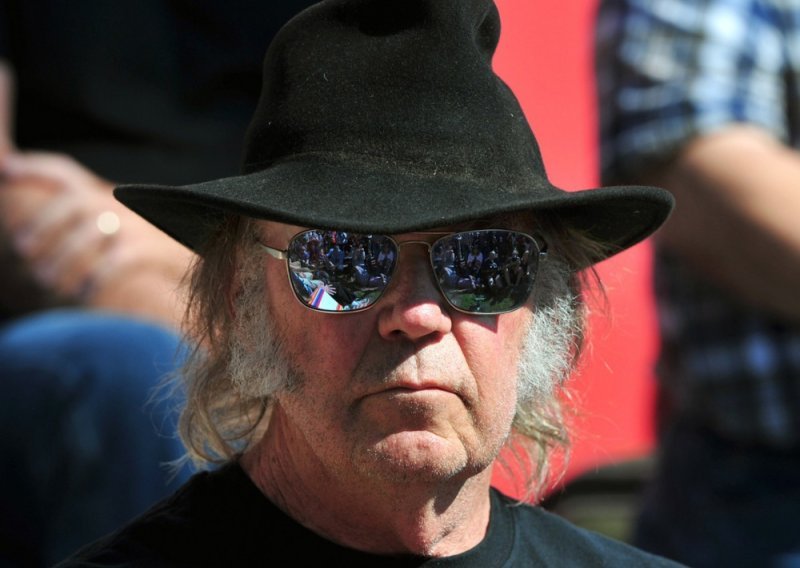 Neil Young vodi rat protiv Trumpa, sad je uključio i ICE te Grenland: 'Ljudi, probudite se'