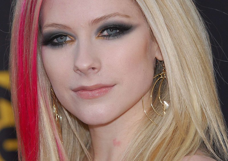 Avril Lavigne hoda s bivšim dečkom Lindsay Lohan