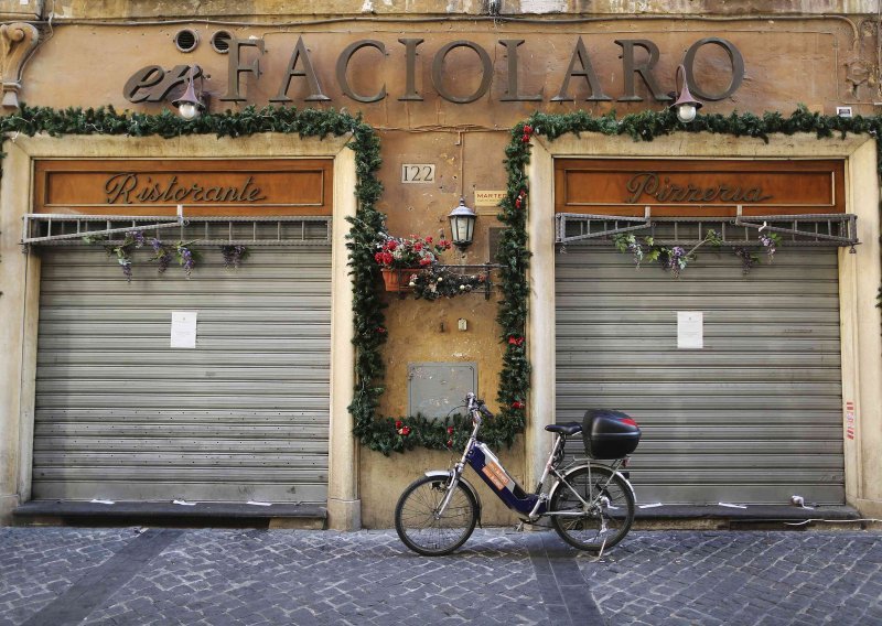Policija mafiji otela dva kultna rimska restorana