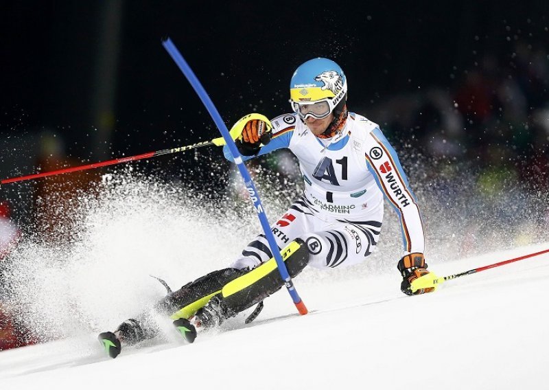 Hirscher gadno zabrljao, Neureutheru trijumf u Japanu