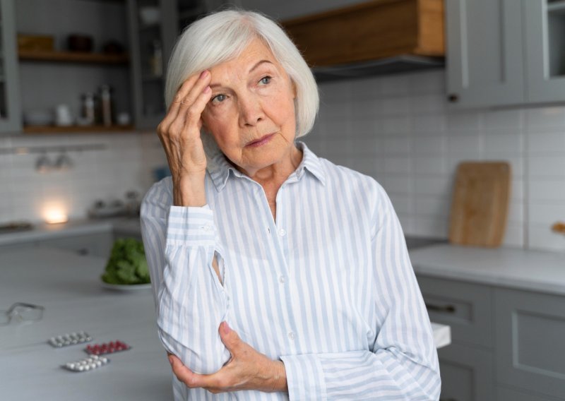 Evo zbog čega starije osobe lošije spavaju - i koje male promjene čine ogromnu razliku