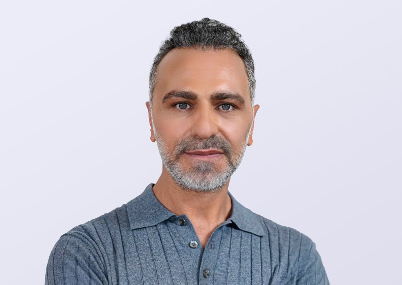 Gledate ga kao hladnog Džihana, a on priznaje: 'Ruke mi se toliko tresu da ne mogu čitati tekst'