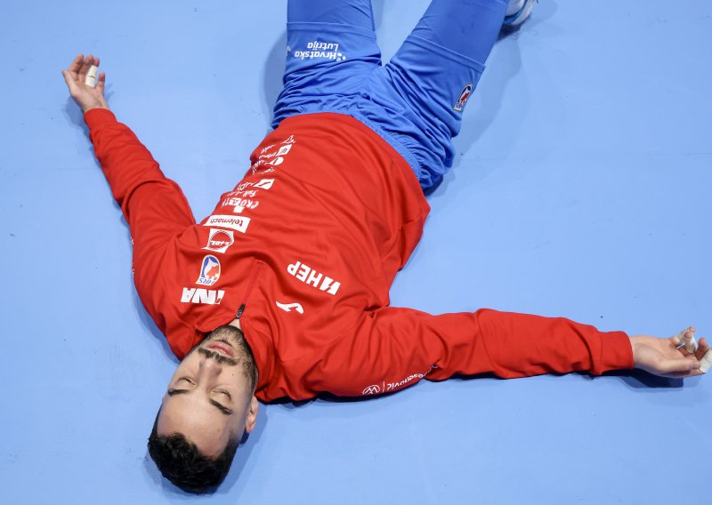 Veliki šok za Hrvatsku: Ozlijedio se jedan od najboljih igrača, u suzama napustio teren