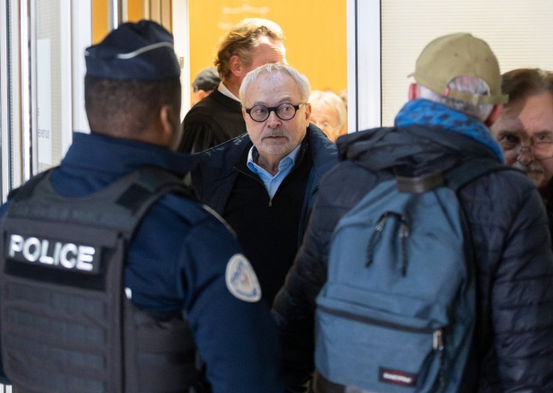 'Ja sam idiot': Bivši senator kolegici podvalio ecstasy s namjerom da je napastuje